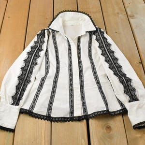 Camisa vintage de los años 90 con ribete de encaje y botones para mujer, talla S / Camisa de los 90 con botones / Camisa vaquera estilo rodeo / Ropa de trabajo informal / Para actividades al aire libre / Camisa vaquera