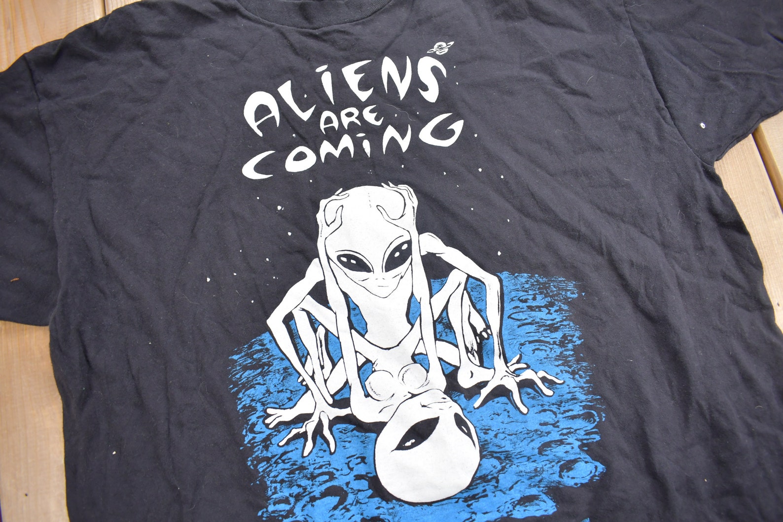 Vintage 1995 Aliens Are Coming Fashion Victim Graphic T-shirt / 90s T ...