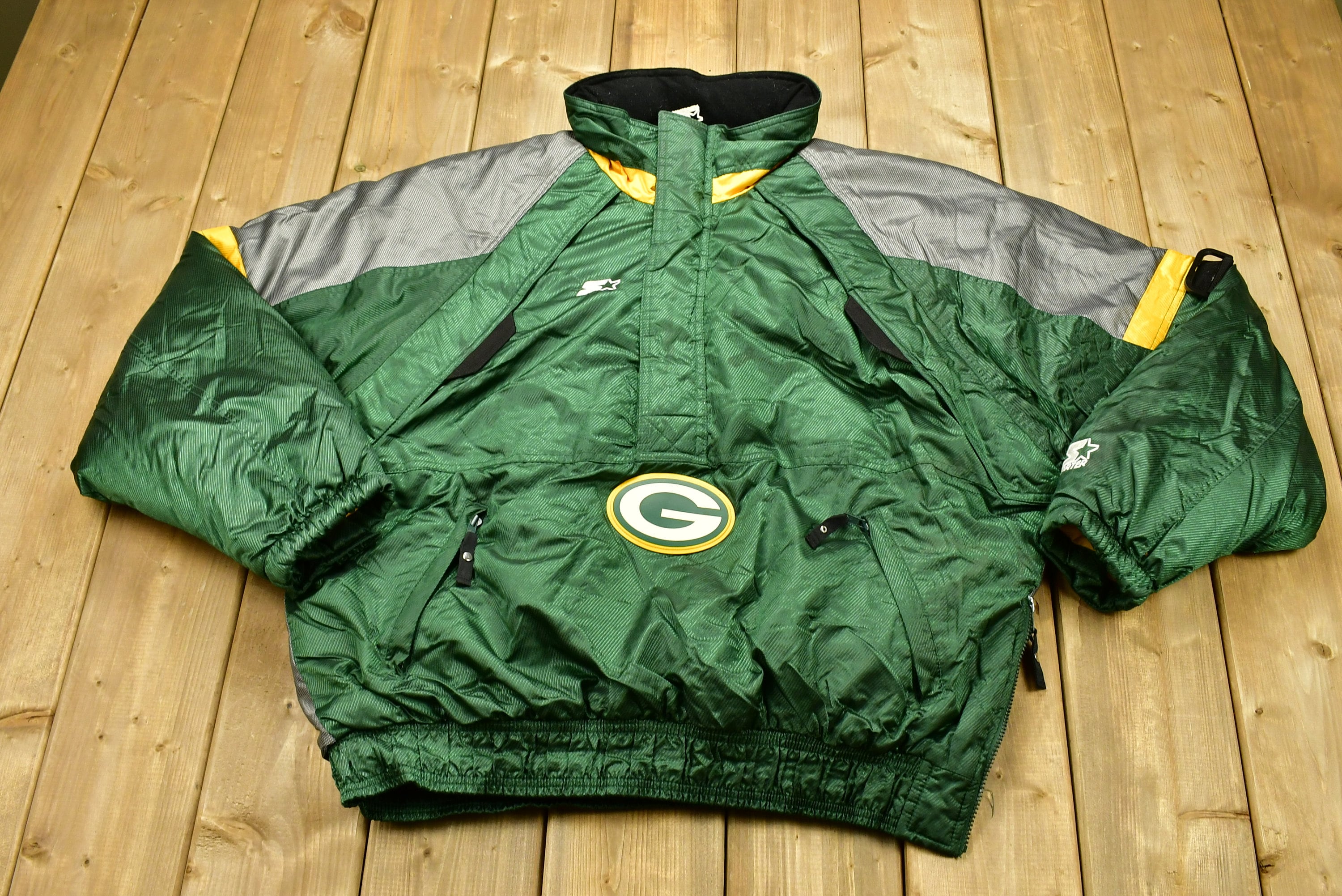 Vintage 1990s Green Bay Packers NFL Jacket / Starter Jacket