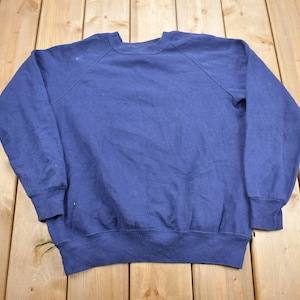 Vintage 1980s Blank Blue Raglan Crewneck Sweatshirt / 80s Crewneck / Made In USA / Essential / Streetwear / 80s Blank