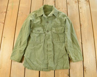 Vintage 1960s OG-107 Military Sateen Shirt Men's Small / Army / Marine Corps / Vietnam Era / Combat Shirt / 60s Militaria / True Vintage