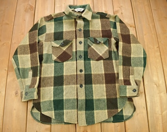 Vintage 1980s Woolrich Green Plaid Wool Shacket / 1980s Woolrich / Vintage Flannel / True Vintage / Made In USA / Outdoorsman