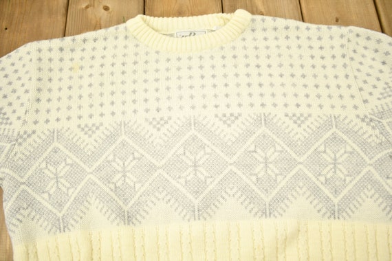 Vintage 1990s Winter Theme Knitted Crewneck Sweat… - image 3