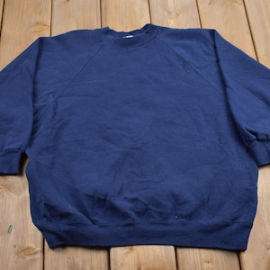 Vintage 1990s Navy Blue Blank Crewneck Sweatshirt / 90s Crewneck / Navy Blue Sweatshirt / Essential / Streetwear / 90s Blank