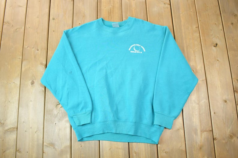 Vintage 1990s Wildwood Golf Course Charles City Crewneck Sweatshirt / 90s Crewneck / Souvenir Sweater / Streetwear / Travel And Vacation image 1