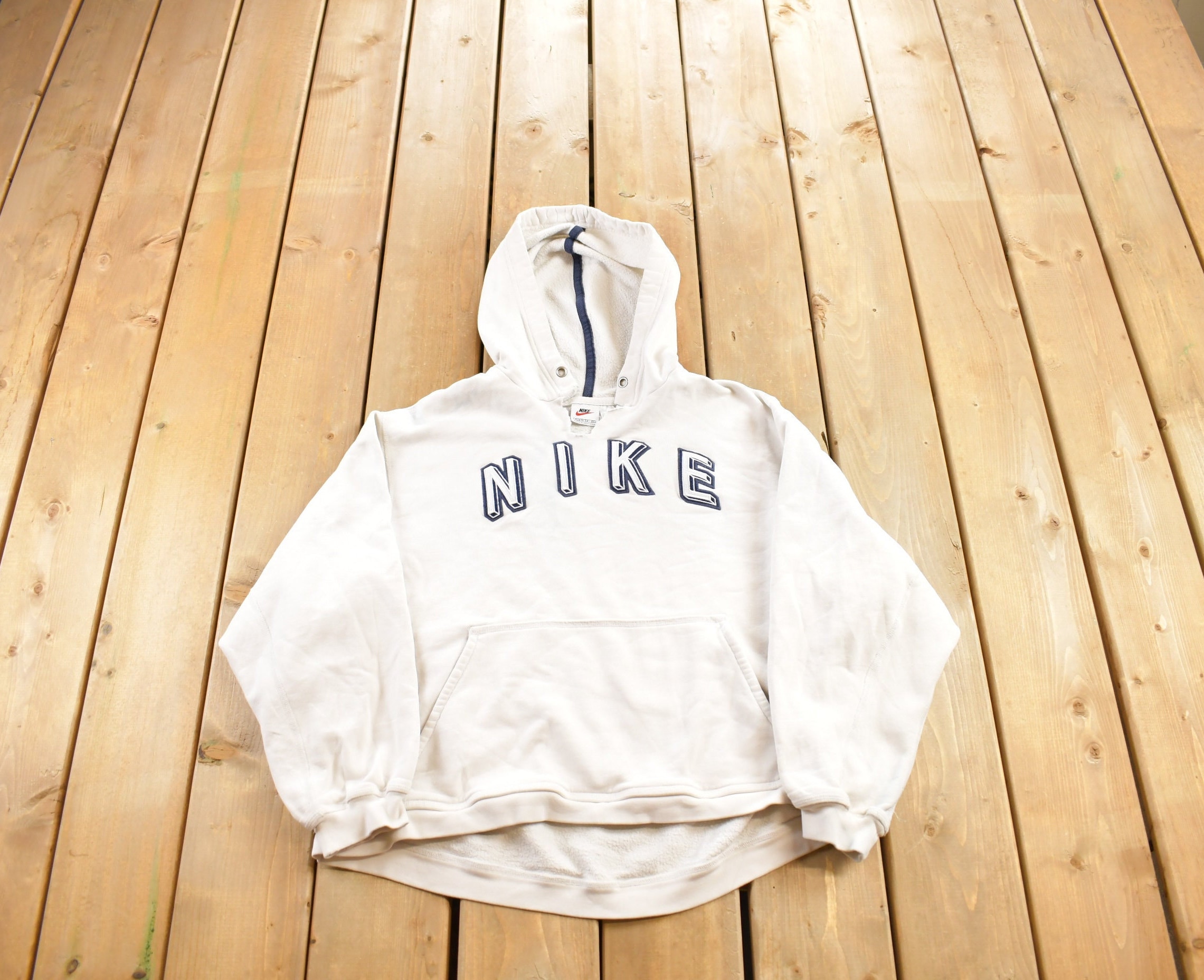 White vintage nike hoodie hotsell