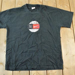 Vintage 1990s Nike Graphic T-Shirt / Swoosh / Nike Swoosh / Nike Vintage / Small Swoosh / Big Swoosh / Nike Check