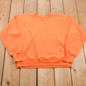 Vintage 1980s Blank Raglan Crewneck Sweatshirt / Made in USA / 80s Crewneck / Athleisure / Streetwear / Vintage Blank Essentials