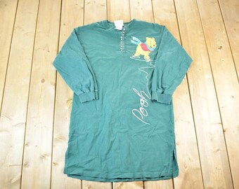 Vintage 1990s Winnie The Pooh Disney Sleep Shirt Womens M / Vintage Sweatshirt / Vintage Disney / Mickey / Embroidered Disney Sweater