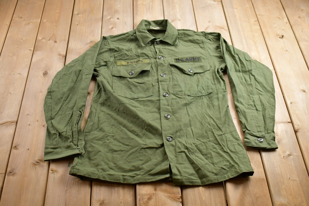 Vintage Military US Army Button up Shirt / USMC / US Army Green