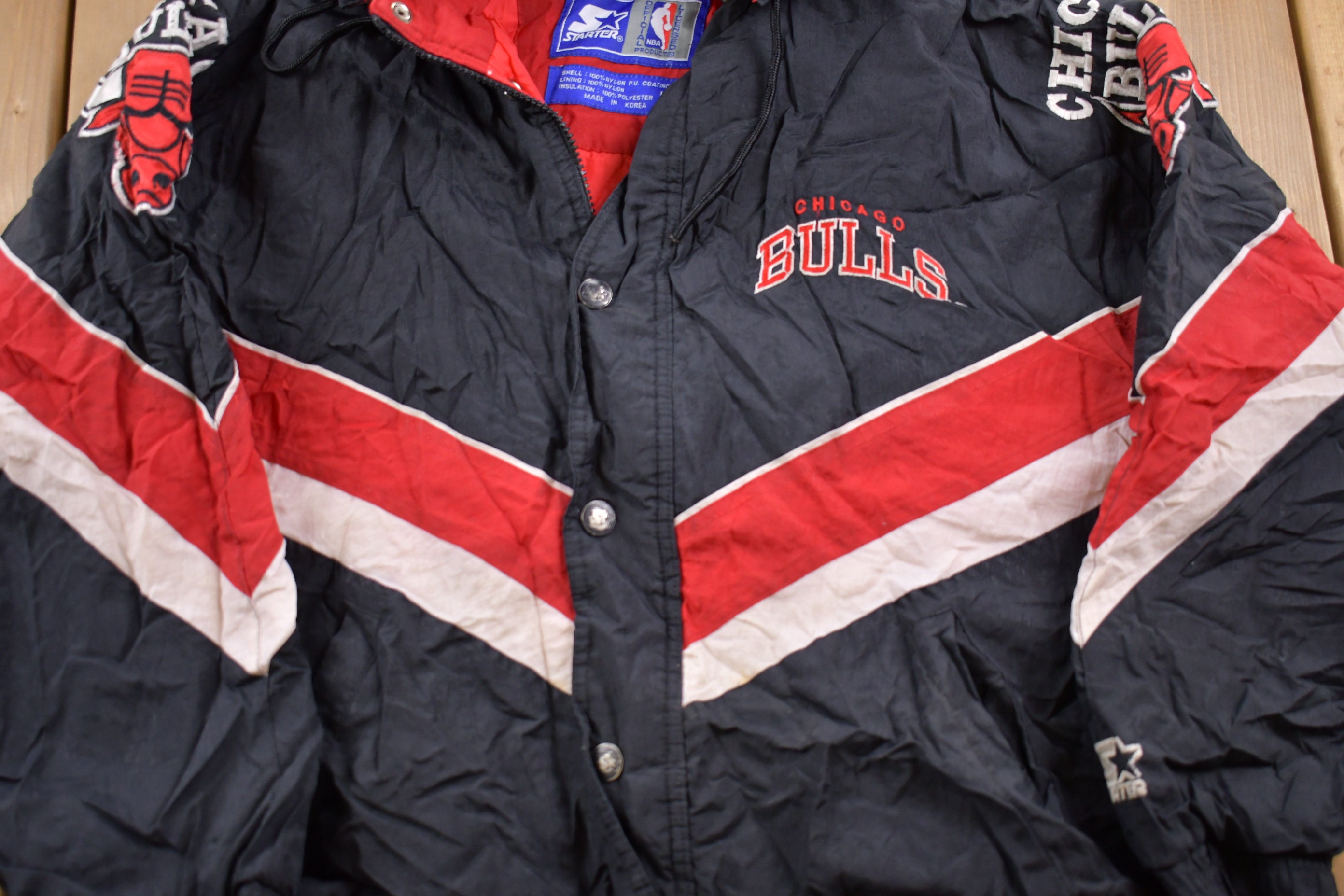 Vintage 2000s CHICAGO BULLS NBA Starter Nylon Jacket XL (Deadstock