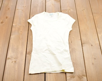 Vintage 1970s Basic Beige T-Shirt / Graphic / 80s / 90s / Streetwear / Retro Style / Single Stitch / Made In Hong Kong / Woman's Tee