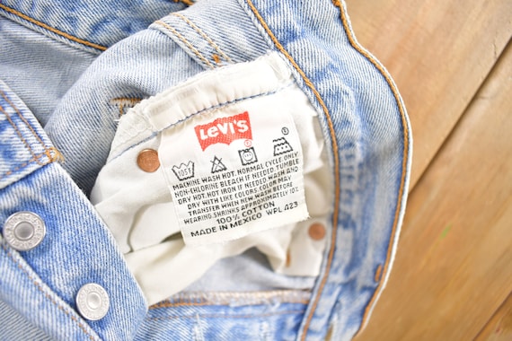 Vintage 1990s Levi's 501  Light Wash Denim Jeans … - image 9