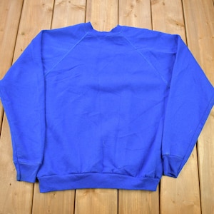 Vintage 1980s Blank Blue Raglan Crewneck Sweatshirt / 80s Crewneck / Vintage Blank / Essential / Streetwear / 80s Blank