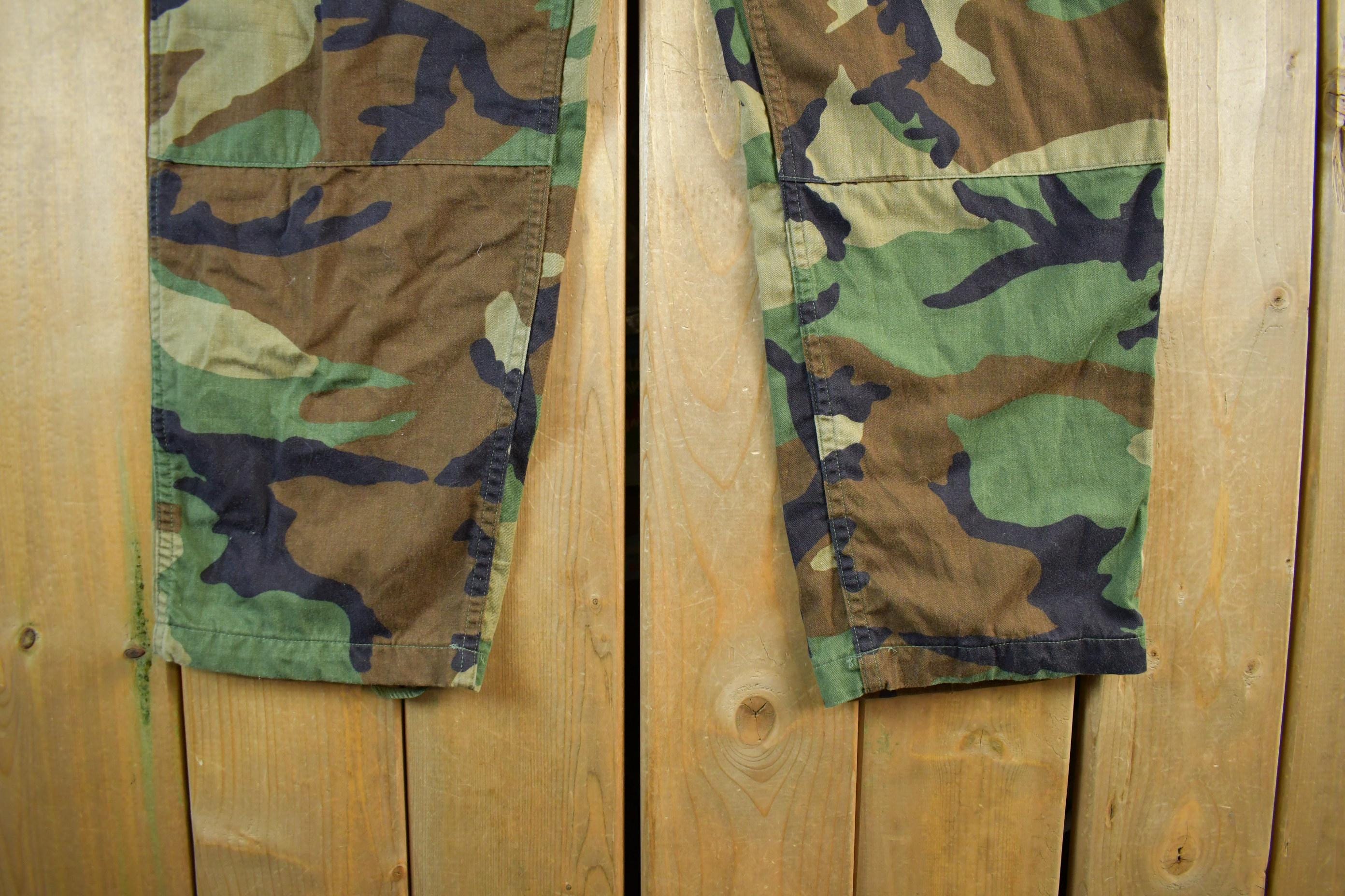 Vintage 2000s Army Woodland Camouflage Cargo Pants Men