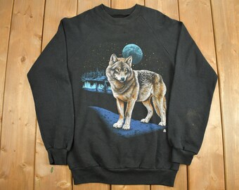 Vintage 1980s Wolf Themed Sweatshirt / 80s Raglan Crewneck / Souvenir Sweater / Nature Graphic / Outdoorsman