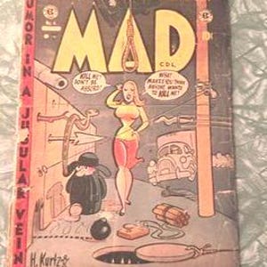 MAD #4, ilustrado por Harvey Kurtzman, presenta el título "¡Cuentos calculados para volverte LOCO!" junto con el lema "Humor en la yugular".