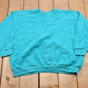 Vintage 1980s Fruit of the Loom Blank Raglan Crewneck Sweatshirt / Made in USA / 80s Crewneck / Vintage Basics / Athleisure / Streetwear