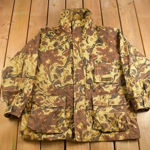 Vintage 1980s Game Hide Camouflage Hunting Jacket / Sportswear / 80s Jacket / Streetwear / Hunting / Vintage Zip Up