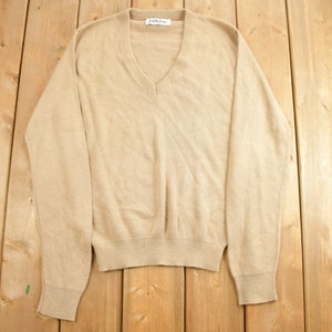Vintage 1990s Beige Jantzen Knit Deep-V Sweater / Vintage 90s V-Neck / Colorful Sweatshirt / Blank Sweater/ V-Neck Sweatshirt