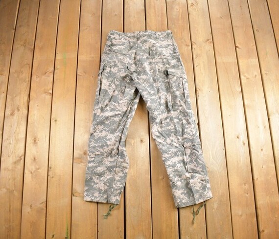 Vintage 2000s US Army Universal Camouflage Cargo … - image 2