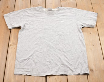Vintage 1990s Nike Swoosh Basic T-Shirt / Streetwear / Retro Style / 90s Graphic Tee / Nike Sportswear / Nike Swoosh / Lebron James