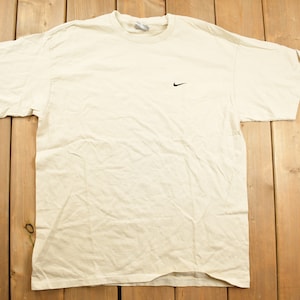Vintage Y2K Nike Mini Swoosh Embroidered T-Shirt / Nike t Shirt / Vintage Streetwear / Vintage Nike / Size L