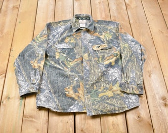 Vintage 1990s Mossy Oak Real Tree Camo Button Up Shirt / 1990s Button Up / Vintage Flannel / Casual Wear / Workwear / Pattern Button Up