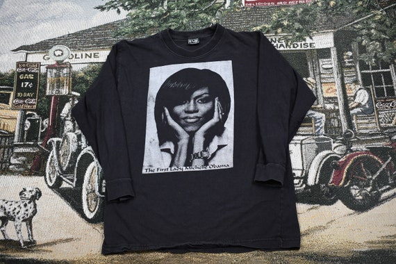 Vintage T-Shirt / Michelle Obama Portrait Graphic