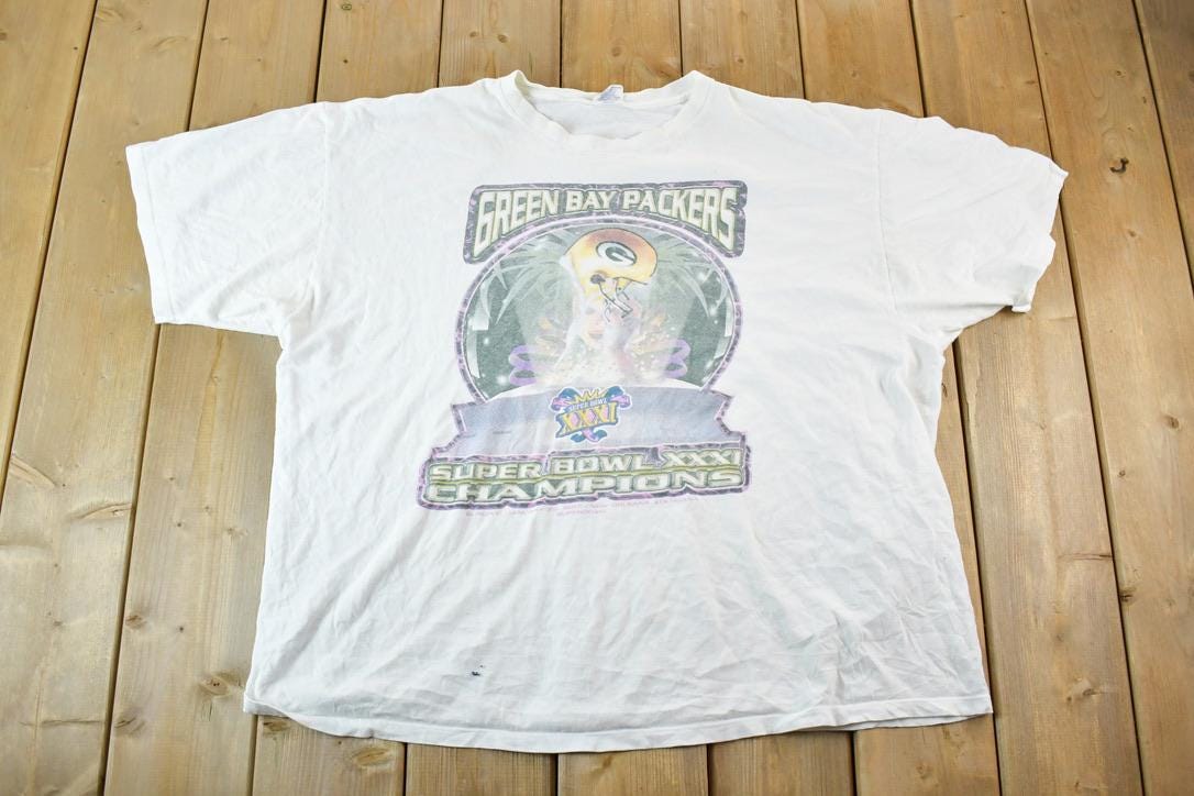 Vintage 1997 Starter Green Bay Packers Super Bowl Champions NFL Graphic T-Shirt/ Made In USA / Single Stitch / NFL / 90s Streetwear