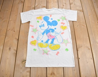 Vintage 1980s Mickey Mouse Graphic T-Shirt / 90s Graphic Tee / Vintage Mickey Mouse / Made In USA / 90s Disney Tee / Single Stitch