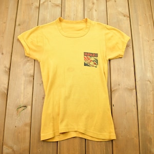 Vintage 1960s Hawaii Souvenir T-Shirt / Ringer T Shirt / True Vintage / Surf Print / Yellow T Shirt / Single Stitch / Made In USA
