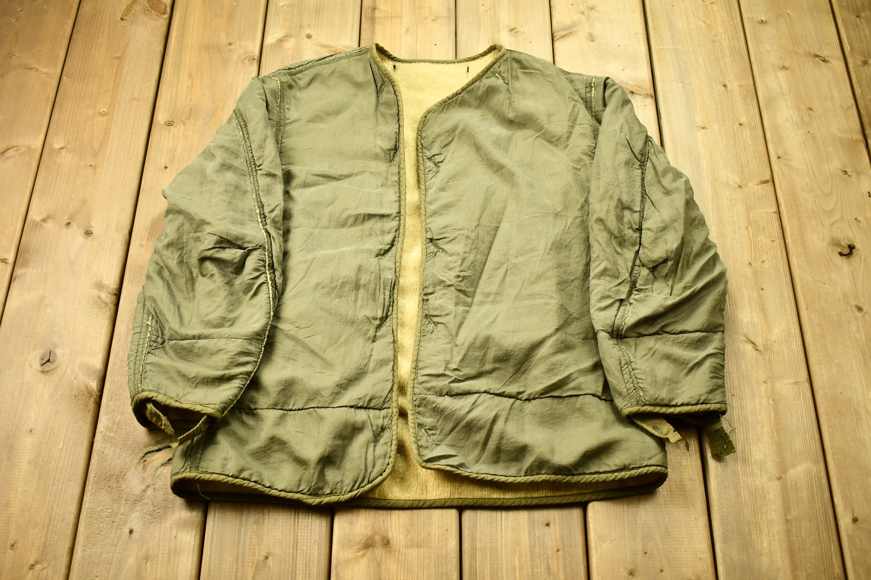 Vintage 1950s US Military Sherpa Lined Liner Jacket / Button Vintage 1950s US Military Sherpa Lined Liner Jacket / Button