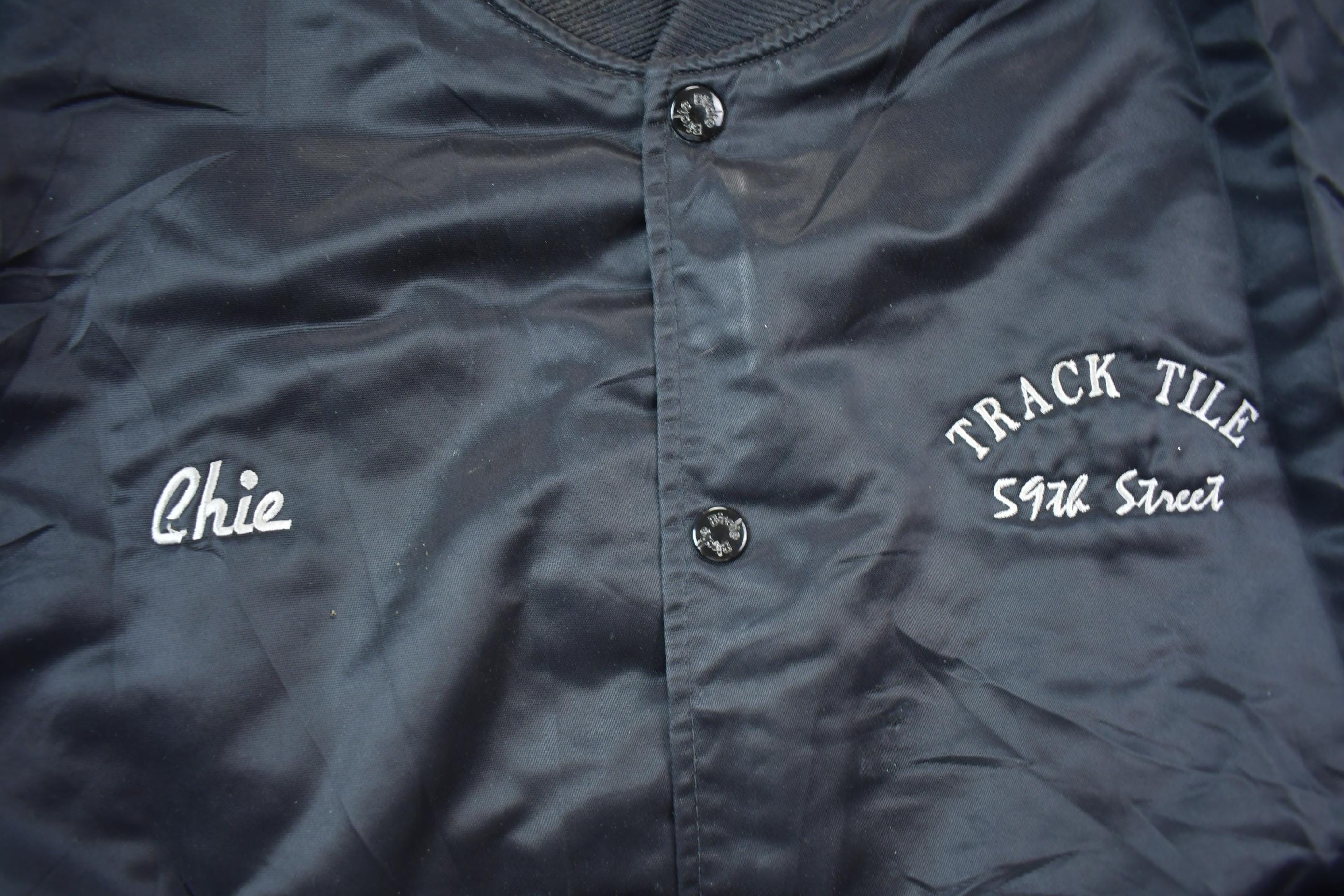 ビンテージサテンジャンパー(1978年製) 背中刺繍入り(最終値下げ)❗️ Vintage King Louie 89s 90s Pro Fit Red Satin Bomber Jacket