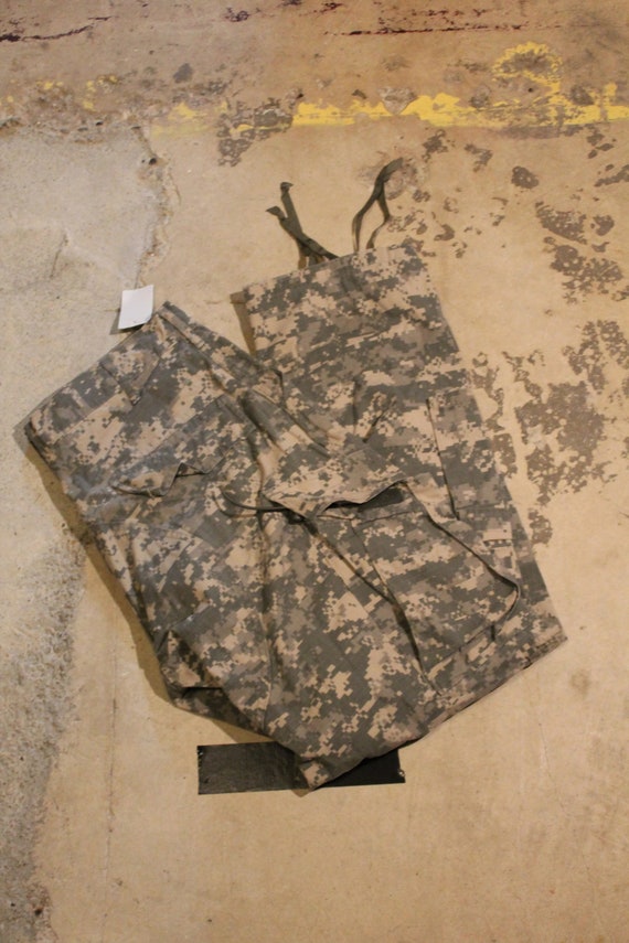 Desert Camo / Cargo Pants / Army / Military Appare