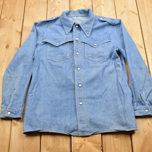 Vintage 1990s Blank Denim Button Up Shirt / 1990s Button Up / Vintage Flannel / Basic Button Up / Jean Button Up / Denim Button Up / Lapels