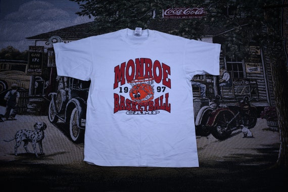 Vintage T-Shirt / Monroe Basketball Champ Graphic