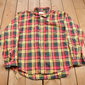 Vintage 1990s Eddie Bauer Plaid Button Up Shirt / 1990s Button Up / Vintage Flannel / Casual Wear / Workwear / Pattern Button Up