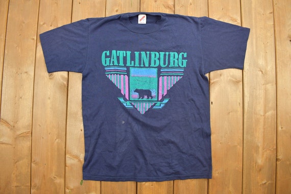 Vintage 1980s Gatlinburg Bear Souvenir T Shirt / … - image 1