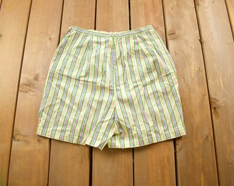 Vintage 1980s Pastel Colored Vertical Striped Women's Shorts Size 28 / 80s Shorts / Streetwear Fashion / Bottoms/ Jorts