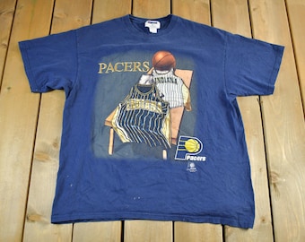 Vintage 1990s Indiana Pacers T-Shirt Men's Large / 90s NBA Graphic T-Shirt / CSA / Streetwear / Sportswear