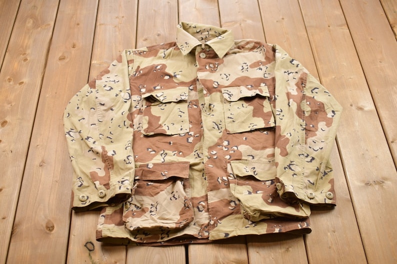 Vintage Military Button Up Shirt/ USMC outlet / US Army Desert / Militaria / Patchwork / U.S. Army Top / Authentic Military Gear