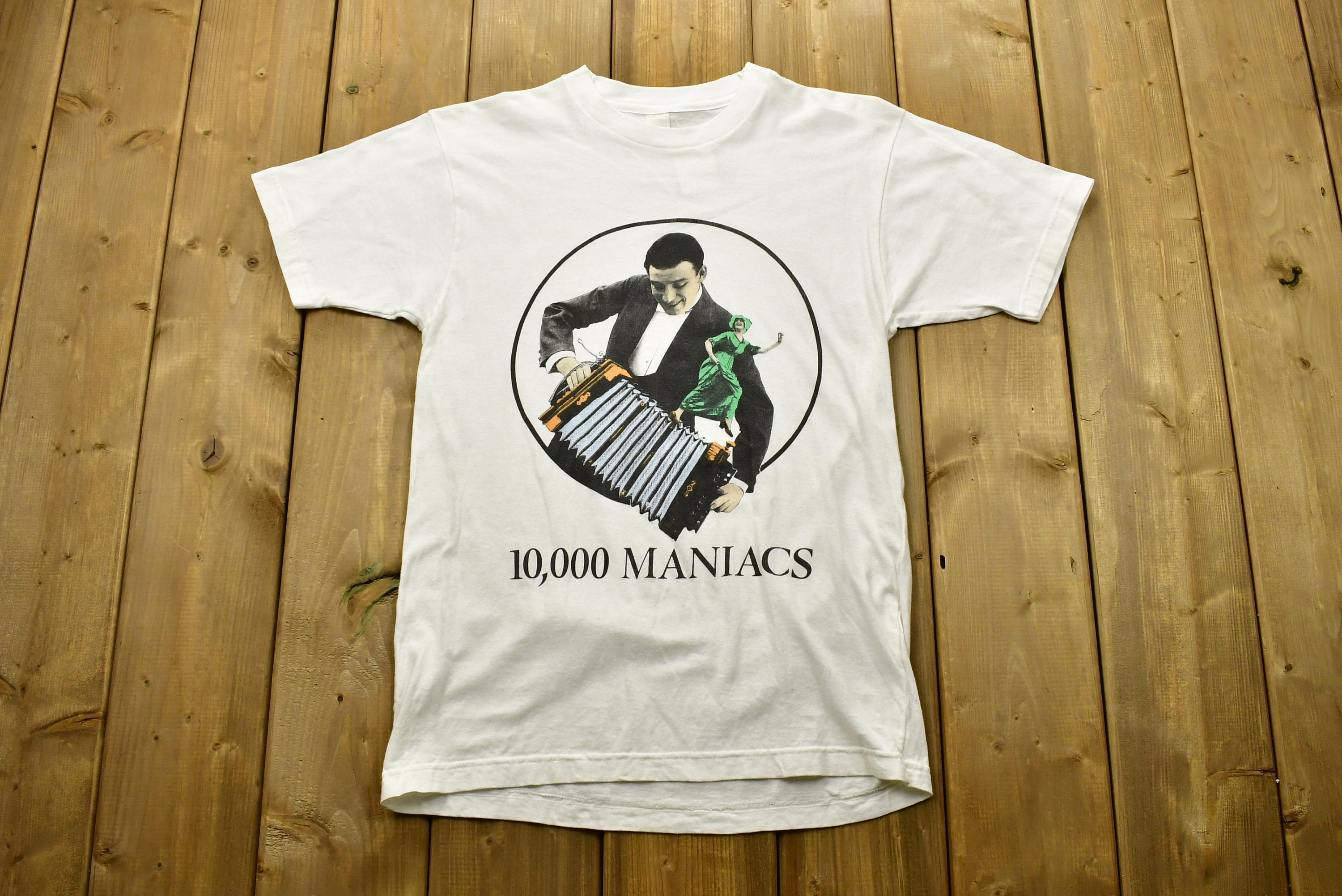Discover Vintage 90's 10,000 Maniacs T-Shirt