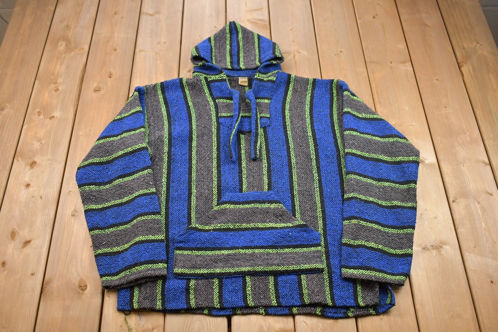 Vintage 1990S Mexican Blanket Hoodie / Made In Mexico / 90S Hoodie / Vintage Sweater / 90S / Stoner / Vintage Pattern New Hoodie