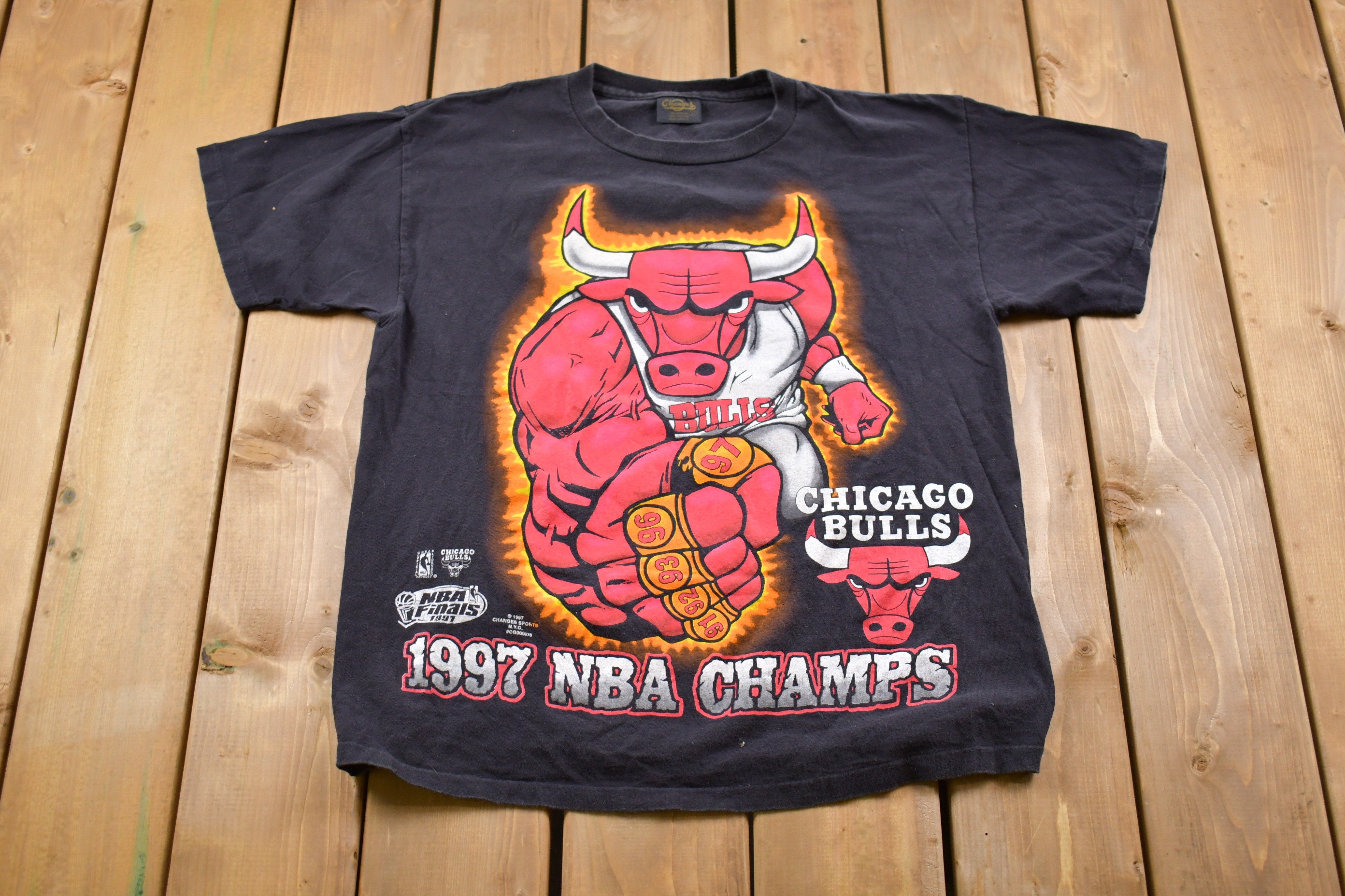 Vintage Chicago Bulls 90s NBA Championship T Shirt L Basketball Distressed  Fades