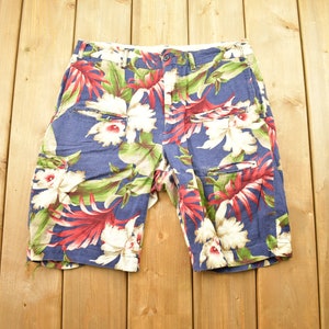Vintage 1990s Floral Shorts Size 34 / Hawaiian Graphic Print / Garments Engineered / Nature Print / Vacation Trunks