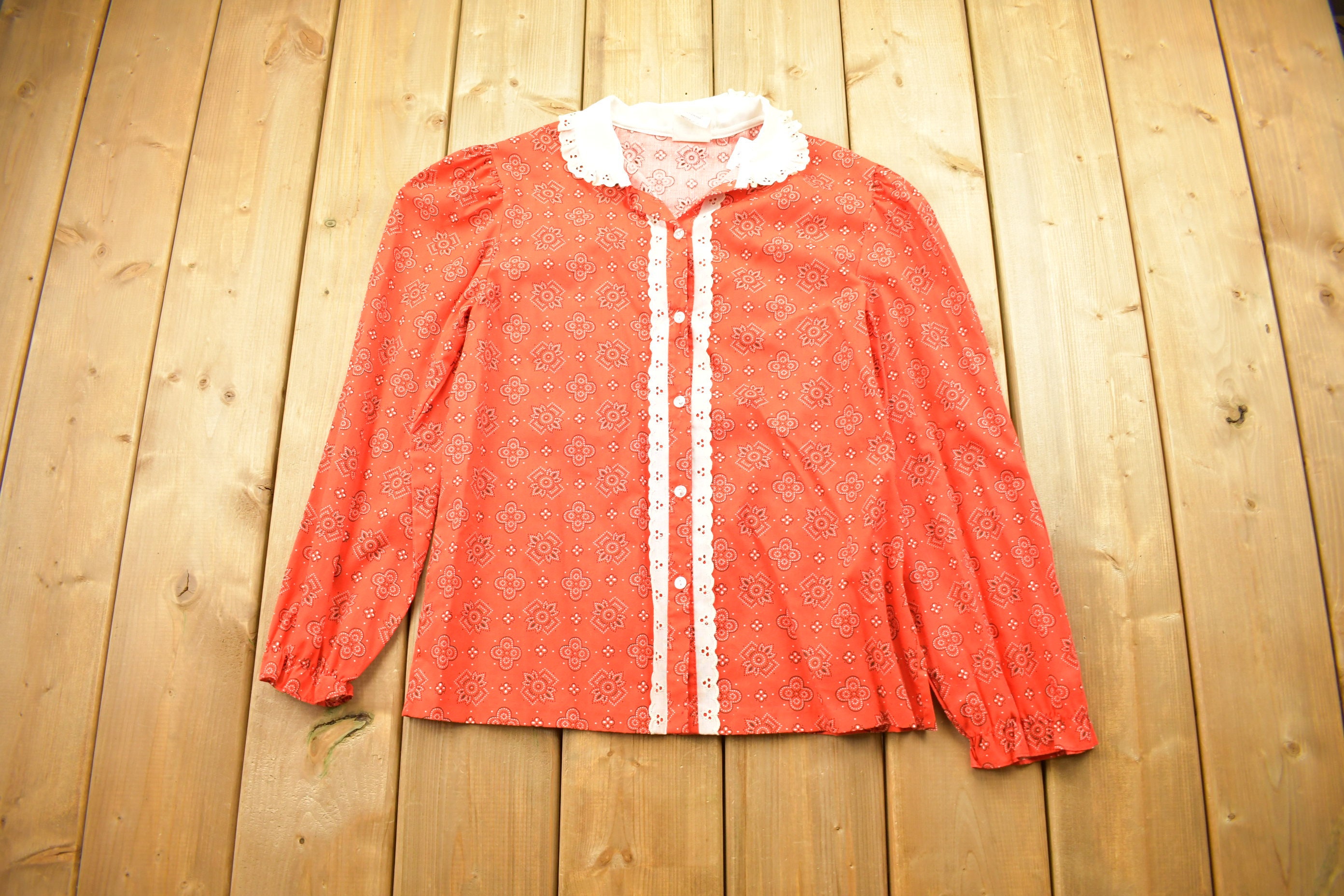 Vintage 80s Floral Button-Up Blouse with Lace Collar