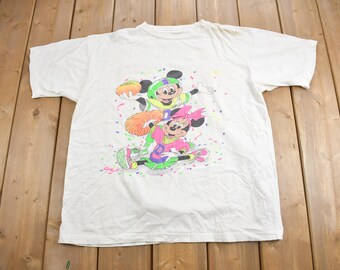 Vintage 1990s Mickey & Minnie Mouse Graphic T-Shirt / 90s Graphic Tee / Vintage Mickey Mouse / 90s Disney Tee / Single Stitch