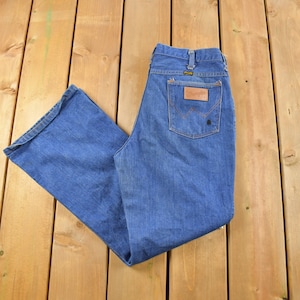 Vintage 1970s Wrangler Medium Wash Denim Flare Jeans Size 32 x 28 / High Waist Bottoms / Made In USA / Retro Style / 70s Fashion