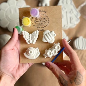 Handgemachtes Insekten-Gipsmalset, DIY-Bastelidee für Partys, bildschirmfreie Aktivität